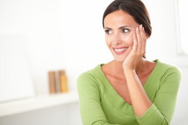 Çekici kadın genç ve memnun arıyor