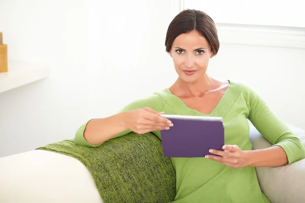 Caucasian young woman with tablet — Stock Photo, Image