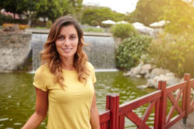 kadın yakın göl, şelale Park