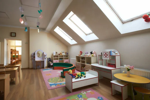 Çatıdaki çocuk odası. Yüksek kalite fotoğraf