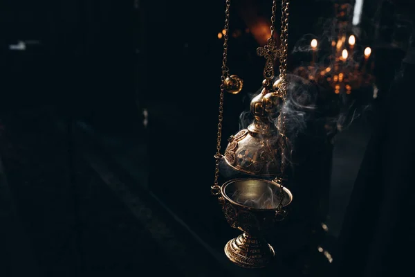 Censer di gereja dupa dan asap — Stok Foto