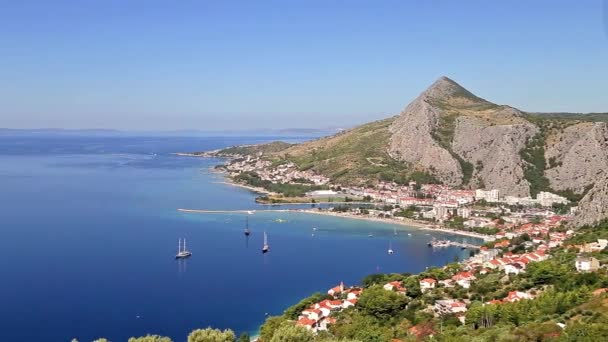크로아티아의 근처에 해안선의 파노라마 — 비디오