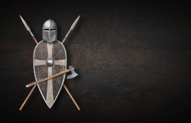 Eskimiş savaşçı silahı koyu grunge arka planda