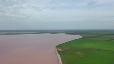 Güzel tuz gölünün havadan görünüşü, Sasyk - Kırım 'da Sivash.