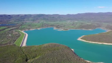 Chernorechenskoye Kırım Barajı 'nın havadan görünüşü