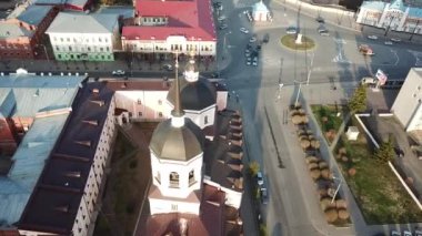 Tomsk şehrindeki Epiphany Katedrali 'nin havadan görünüşü. Sibirya, Rusya.