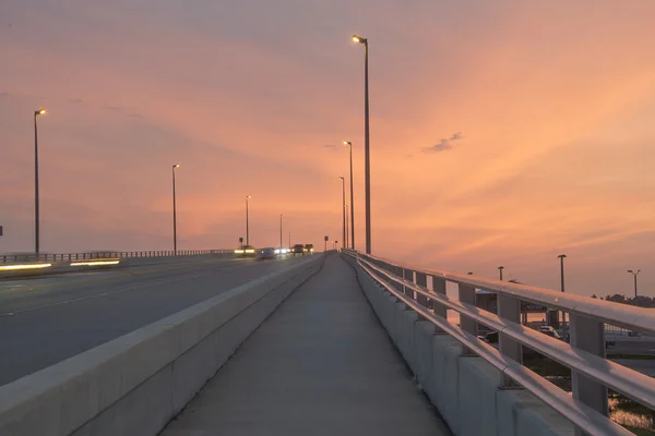 Brücke zum Sonnenuntergang — Stockfoto