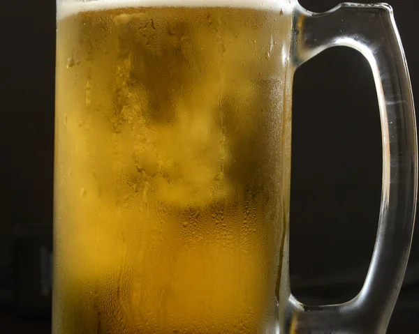 Kubek piwa — Zdjęcie stockowe