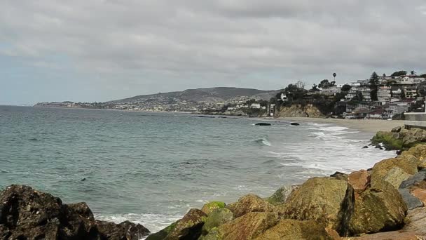 Ondas oceânicas na praia de Laguna — Vídeo de Stock