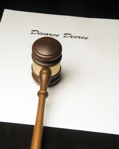 Decreto de divórcio e Gavel — Fotografia de Stock