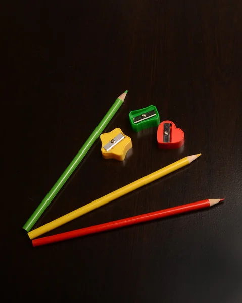 Renkli kalemler ve Bileme makineleri — Stok fotoğraf