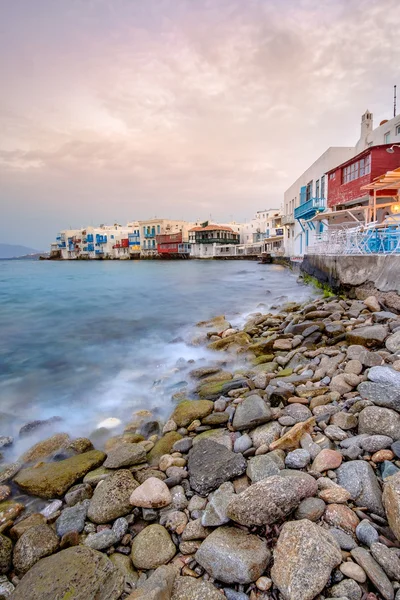 Belo nascer do sol em Little Venice na ilha de Mykonos, Grécia — Fotografia de Stock