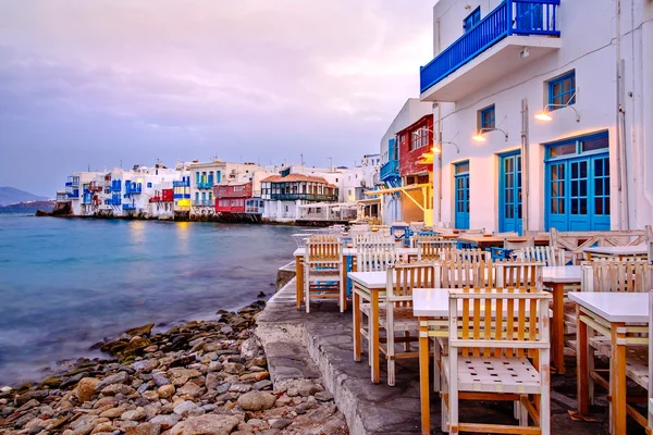 Hermoso amanecer en la Pequeña Venecia en la isla de Mykonos, Grecia —  Fotos de Stock