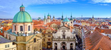 Charles Köprüsü'nden Prag panoramik citiscape görüntülendi
