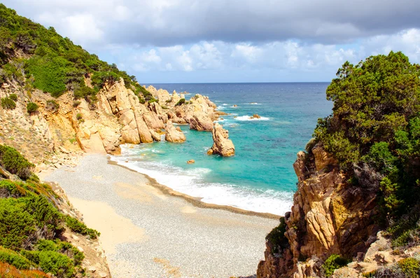 Ωκεανό όμορφη ακτογραμμή στην costa paradiso, Σαρδηνία — Φωτογραφία Αρχείου