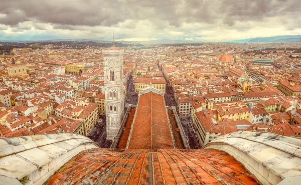 Panoramatický pohled z Florencie od katedrály Duomo — Stock fotografie