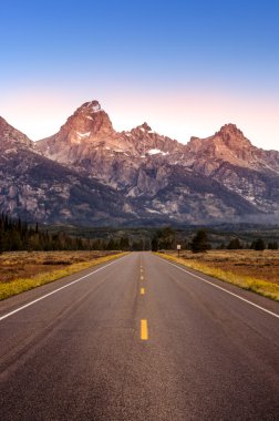 doğal görünümü grand teton mountain range ve yol