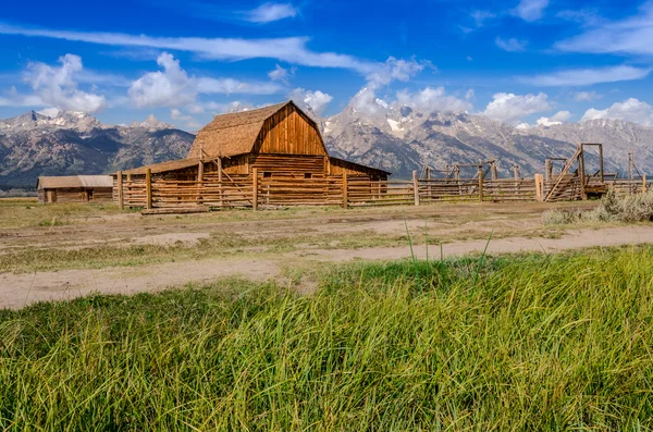 Opuštěné stodoly na mormon row v grand teton np, usa — Stock fotografie