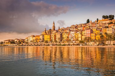 Cityscape görünümü renkli Köyü Menton, Cote dazur, Fransa