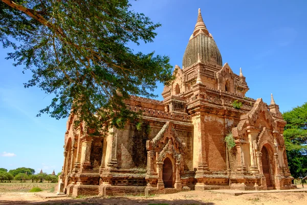 Belle vue sur le vieux temple antique dans le vieux Bagan, Myanmar — Photo