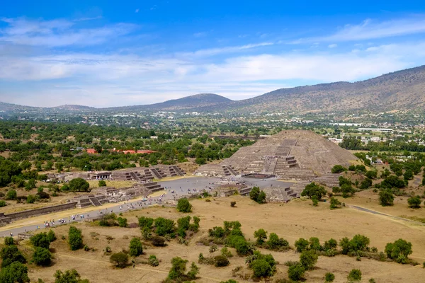 Scenic view of Pyramid of the Moon in Teotihuacan, near Mexico c — Stock Photo, Image