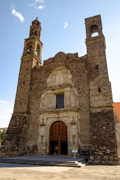 3 つの文化広場、メキシコ市の教会 — ストック写真