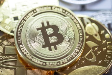 Kripto para birimi bitcoin gelecek para, yeni sanal para. Altın sikkenin büyüme oranı, küresel dünyadaki her şeyi ödemek için önemli bir para birimidir..