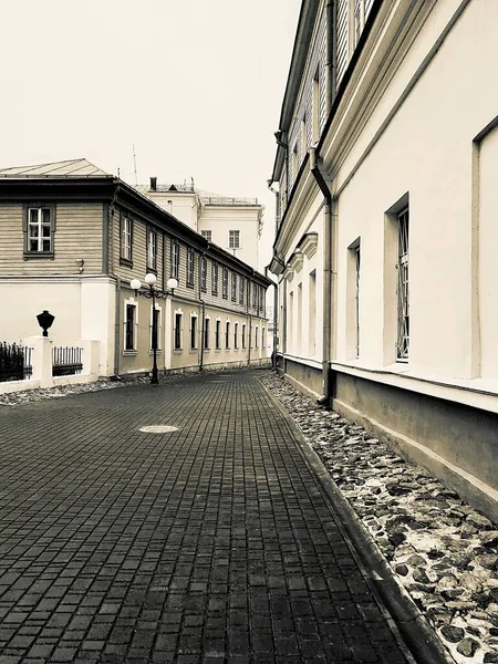 Fußweg Zwischen Antiken Gebäuden — Stockfoto