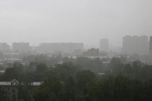 Regn i staden — Stockfoto