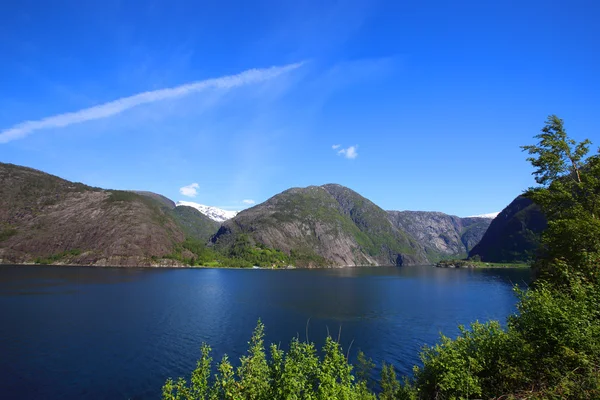 Fjord a pohoří — Stock fotografie