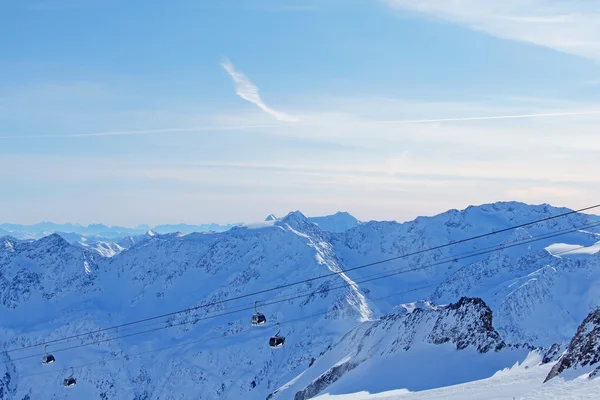 Dağlarda kayak kaldırma