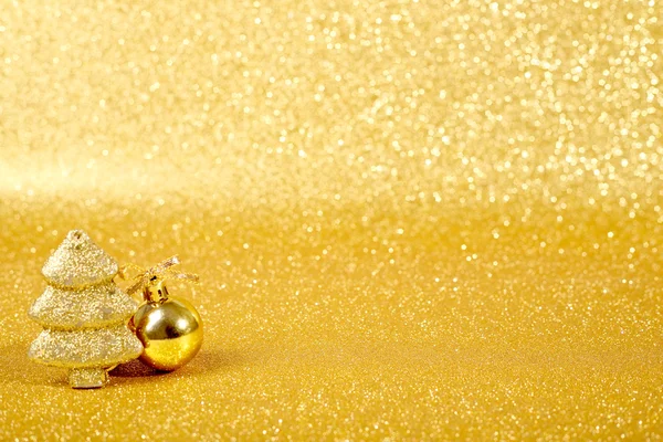 Abeto dourado de natal — Fotografia de Stock