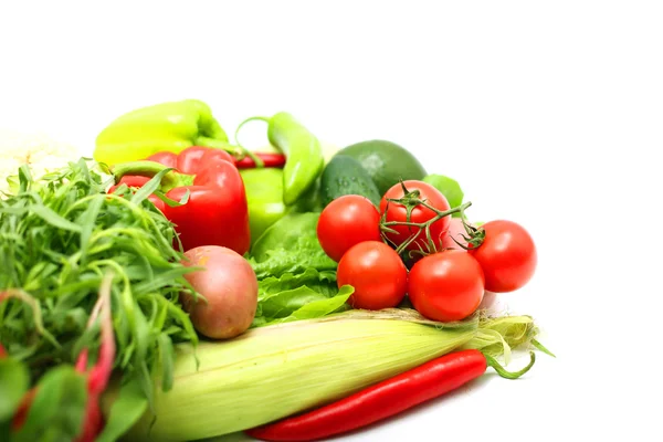 Pile de légumes sur blanc — Photo