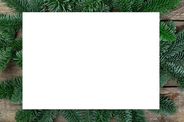 Weihnachtsrahmen Aus Natürlichen Tannenzweigen Mit Kopierraum Für Text Isoliert Auf — Stockfoto
