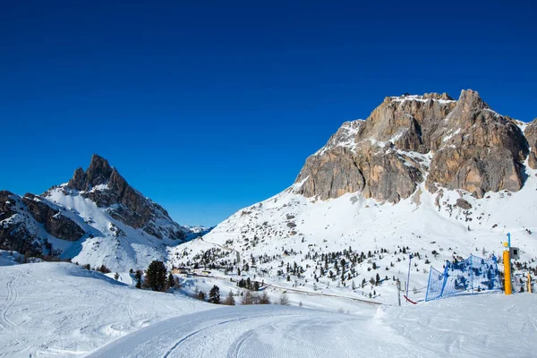 Dolomiter Dolomiti Italien Vintern Vackra Alper Vinter Berg Och Skidbacke — Stockfoto