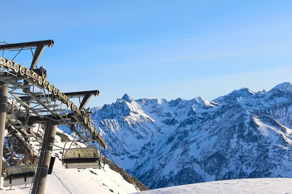 Impianti di risalita in montagna — Foto Stock