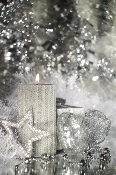 Jul ljus med dekoration — Stockfoto