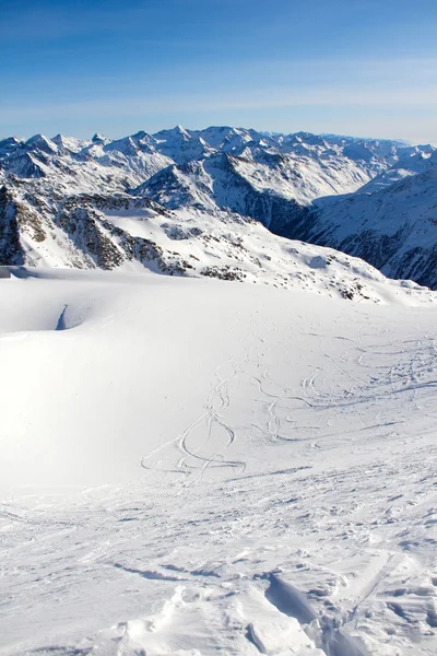 滑雪场上的斜坡 — 图库照片