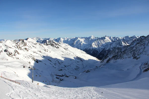 Skilift in de bergen — Stockfoto