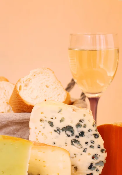 Cheese and wine — Stock Photo, Image