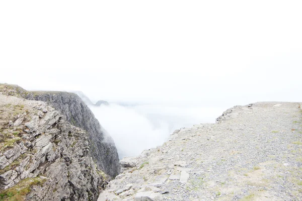 Montañas y niebla — Foto de Stock