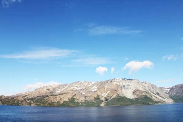 Fjord und Berge — Stockfoto