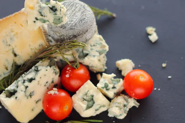 Zusammensetzung des Roquefort-Käses — Stockfoto