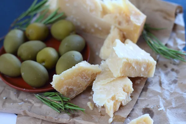 Parmesan cheese and olives — Stock Photo, Image