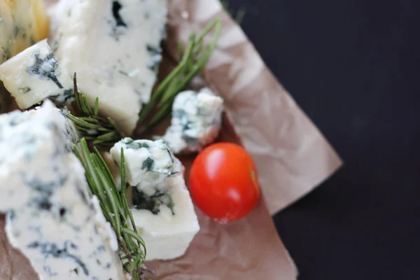 Composição de queijo roquefort — Fotografia de Stock