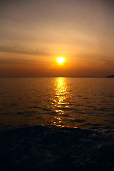 Solnedgång över havet — Stockfoto