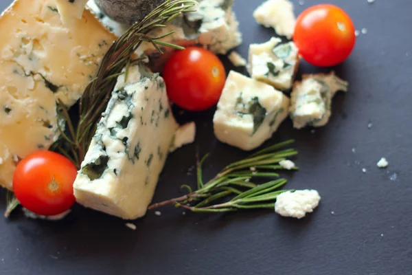 Zusammensetzung des Roquefort-Käses — Stockfoto