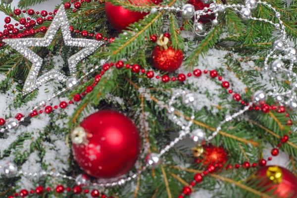 Bolas de Navidad y abeto — Foto de Stock