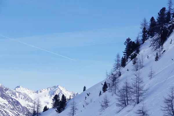 在冬天，阿尔卑斯山，奥地利山脉的山峰 — 图库照片