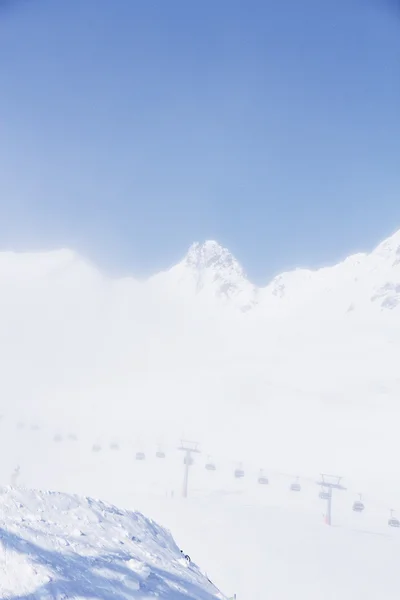 Impianti di risalita in montagna — Foto Stock